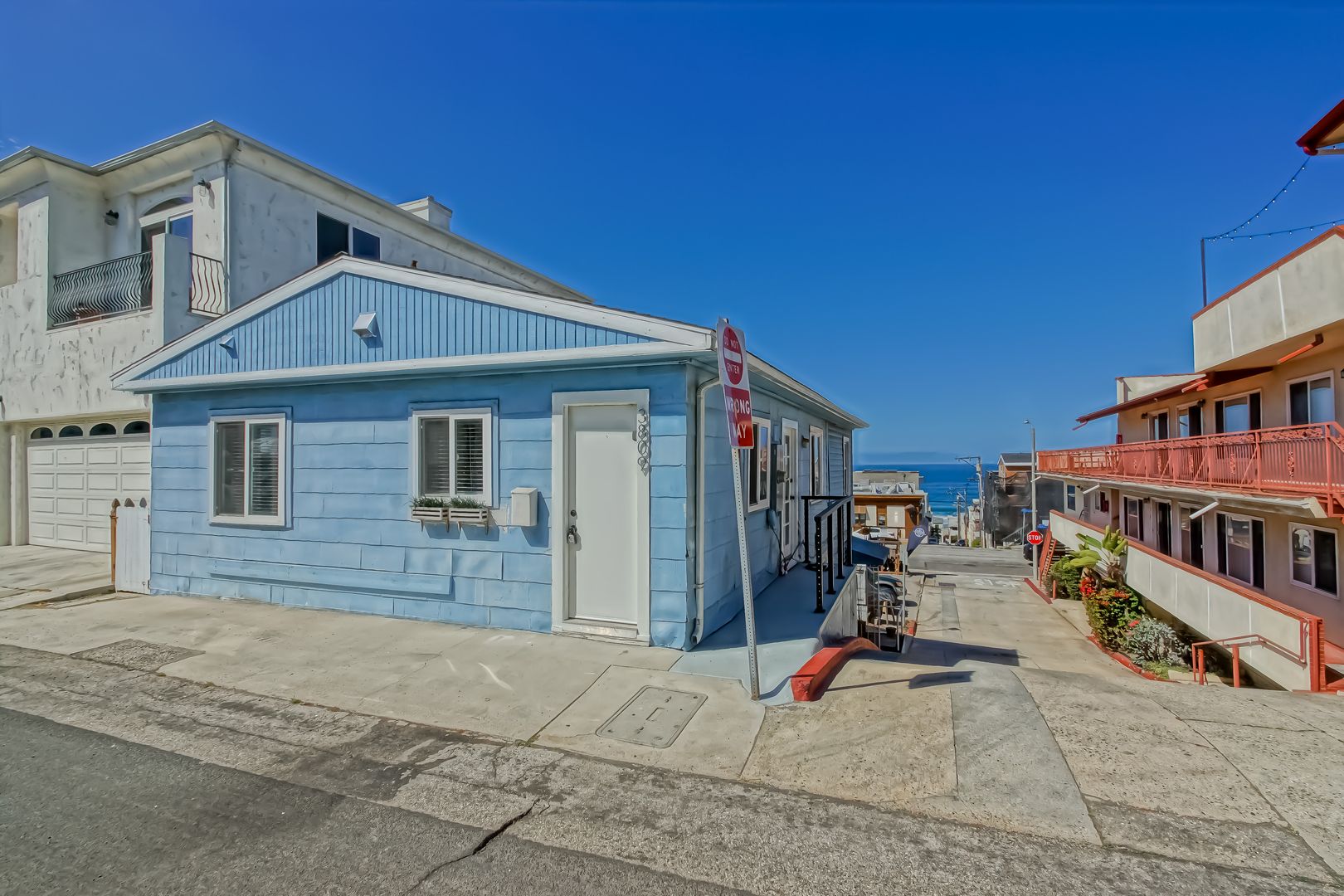 Manhattan Beach Apartment: 3809 Crest Drive