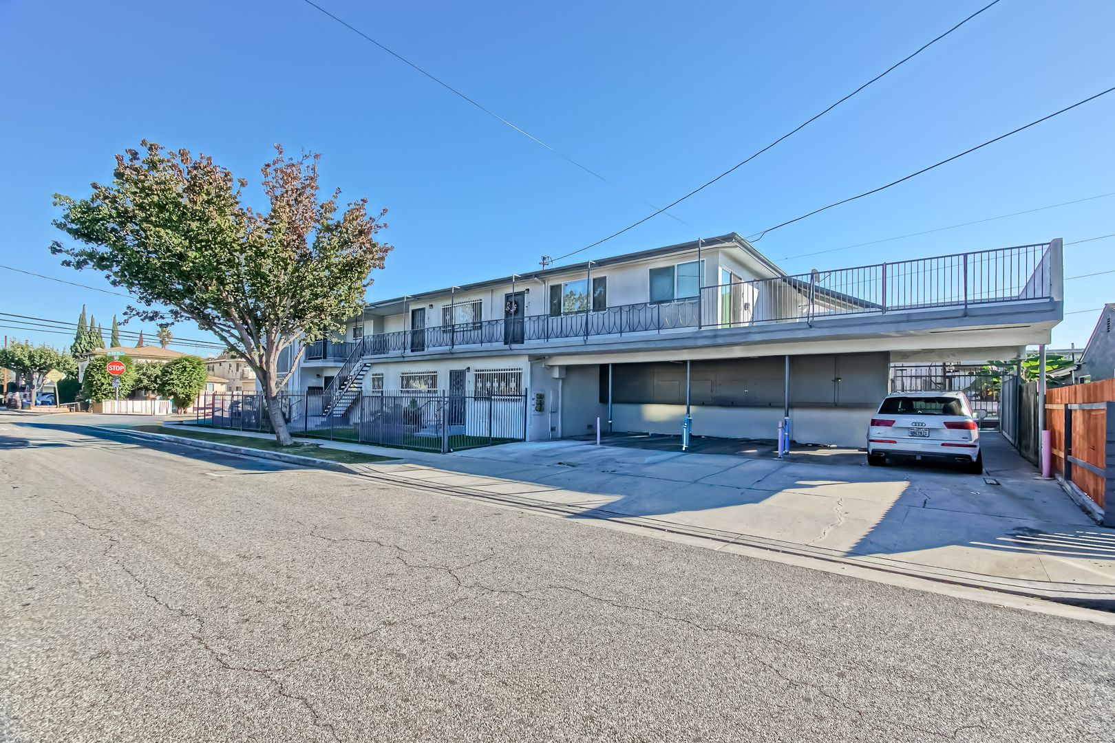 Hawthorne Apartment: 4736 W. 118th Street