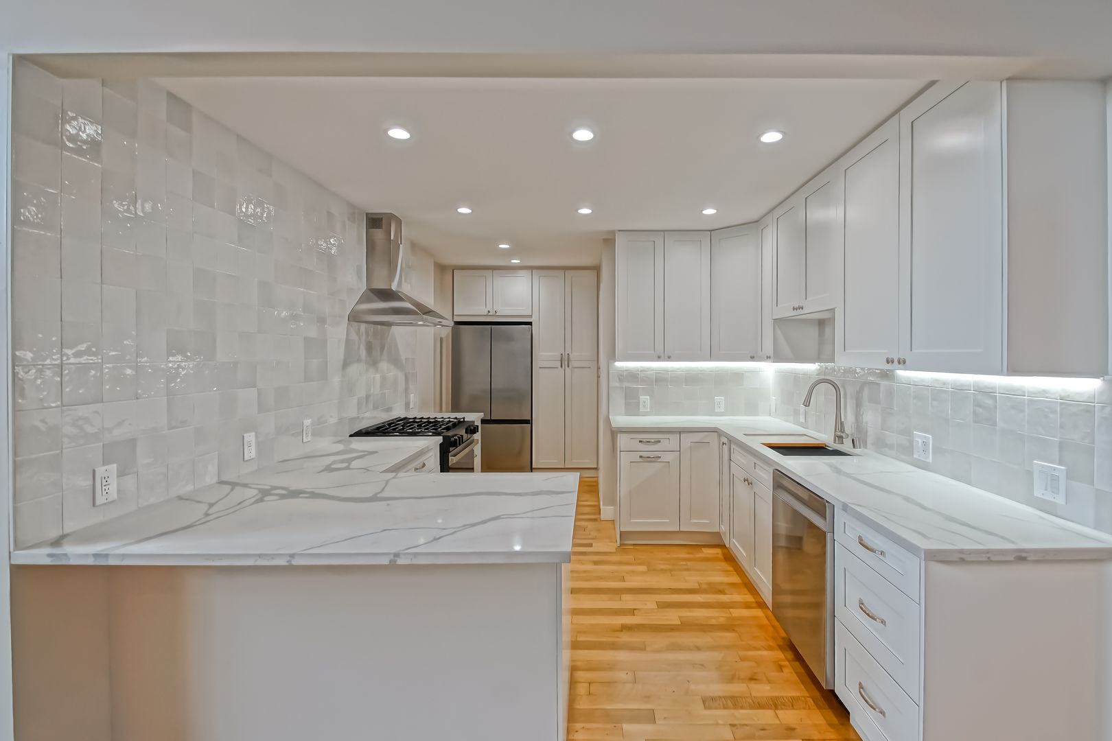 Hawthorne House: 5409 W 134th Place