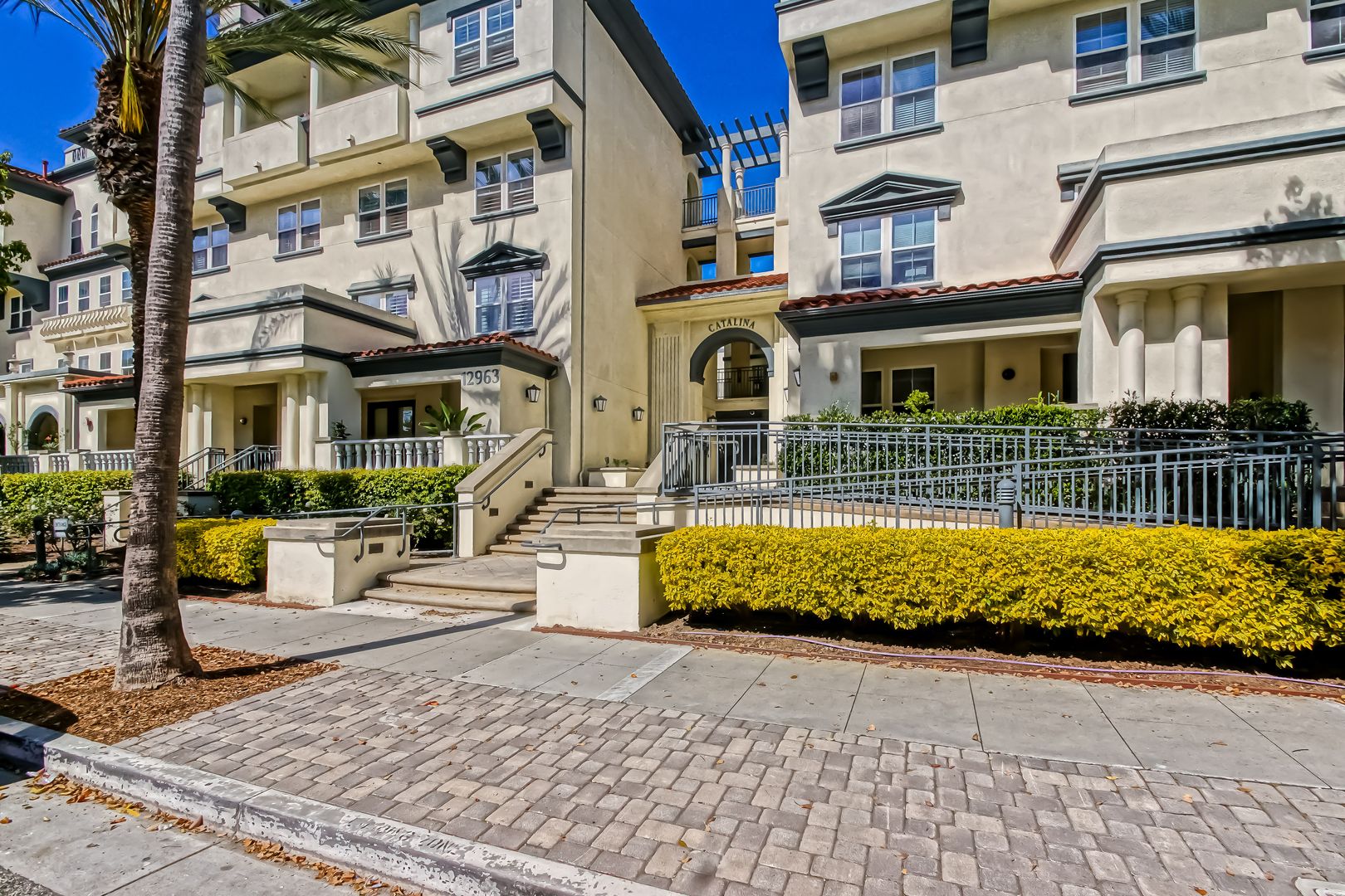 Playa Vista House: 12963 W. Runway Road #318