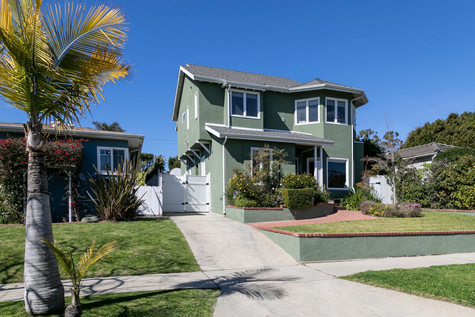 Los Angeles House: 8005 Gonzaga Avenue