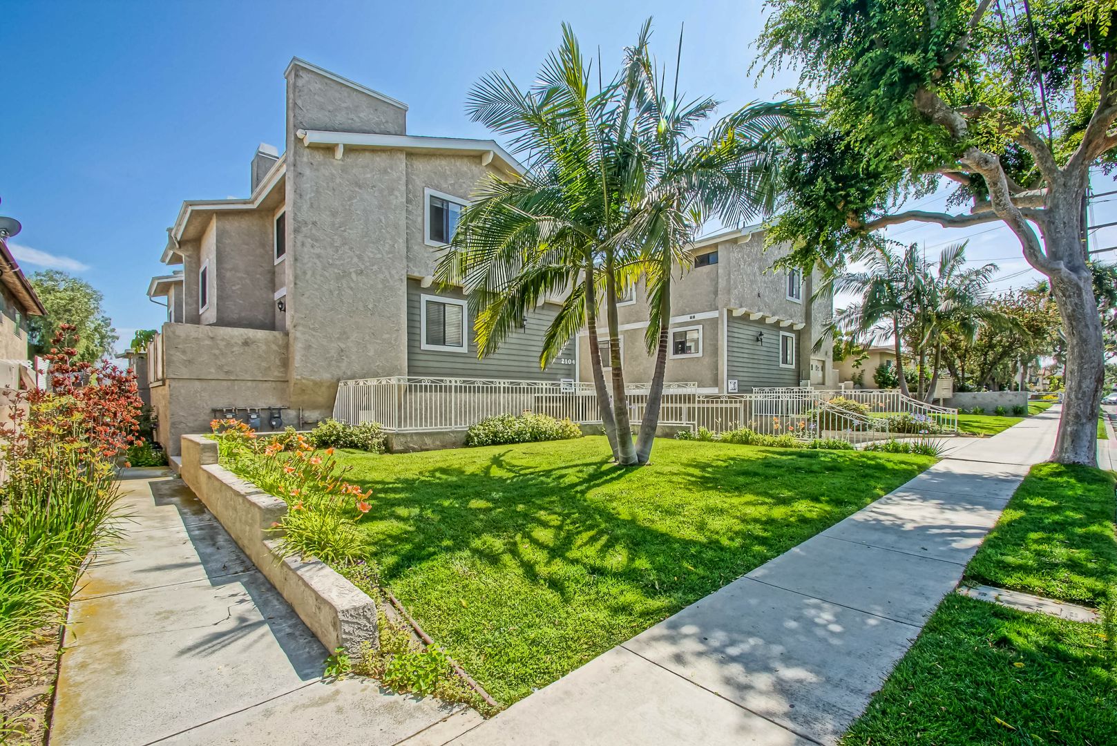 Redondo Beach Apartment: 2104 Grant Ave.