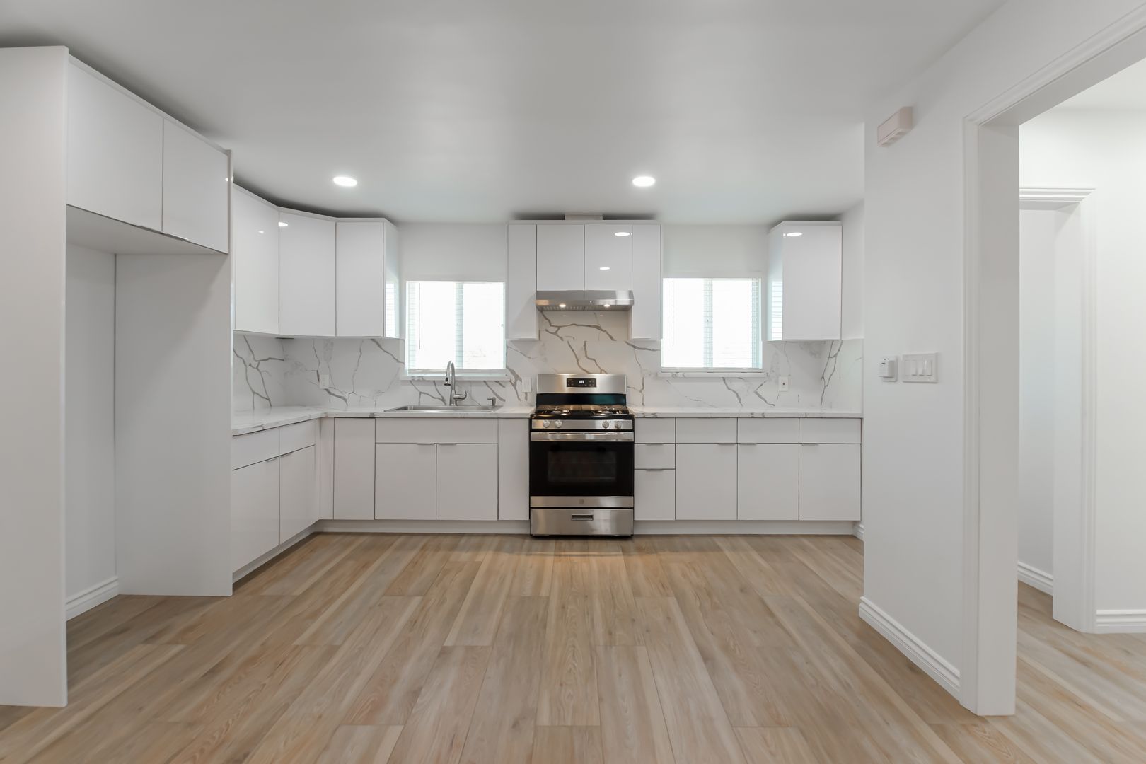Torrance Apartment: 1x 16724 - 16730 Crenshaw Blvd.