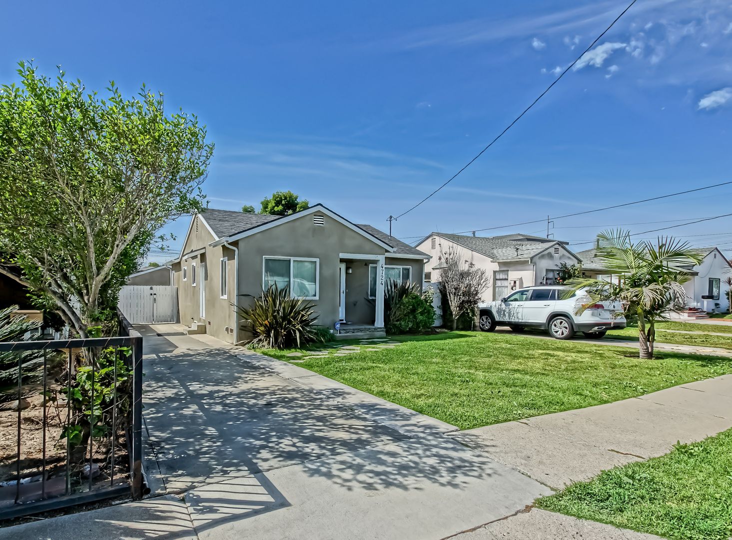 Hawthorne House: 4724 W. 136th Street