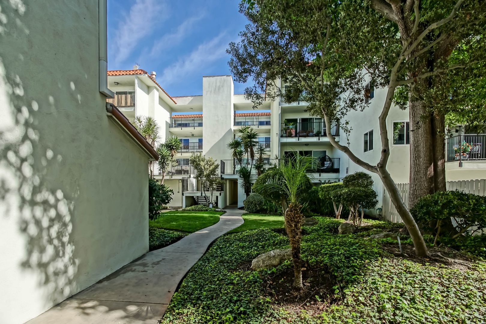 Hermosa Beach House: 1720 Ardmore Avenue #301