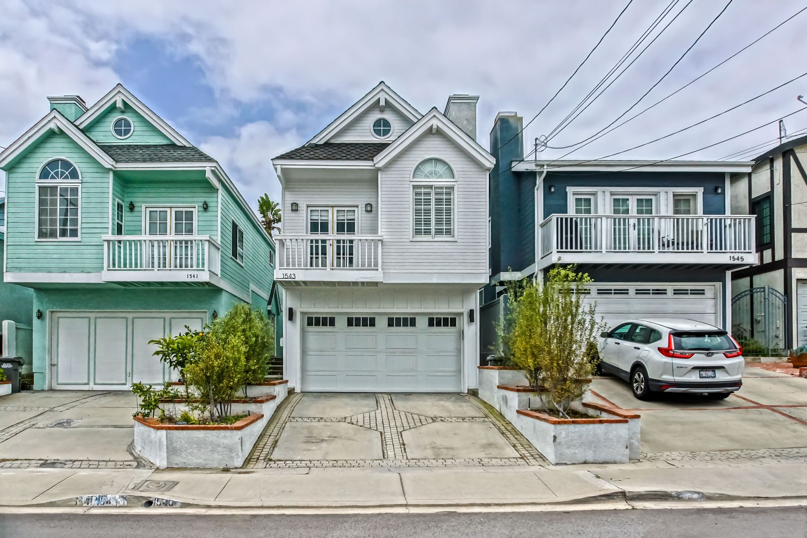 Redondo Beach House: 1543 Stanford Avenue