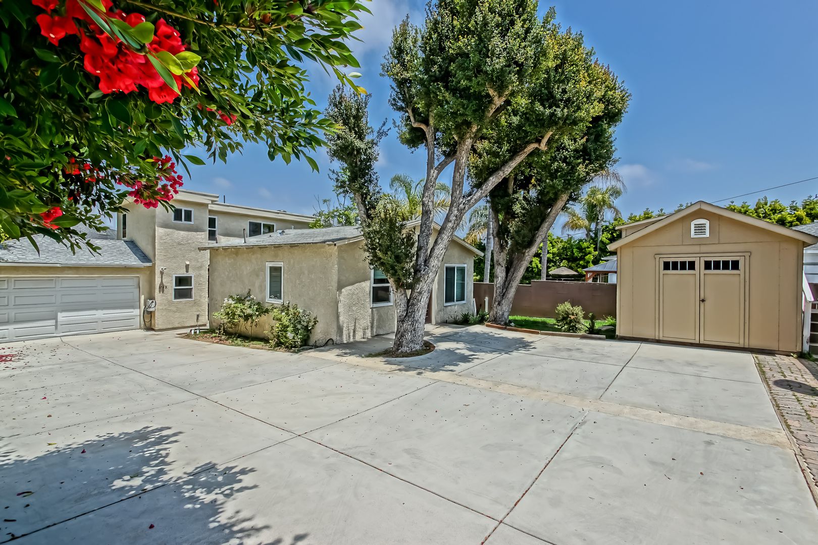 Manhattan Beach Apartment: 1741 2nd Street
