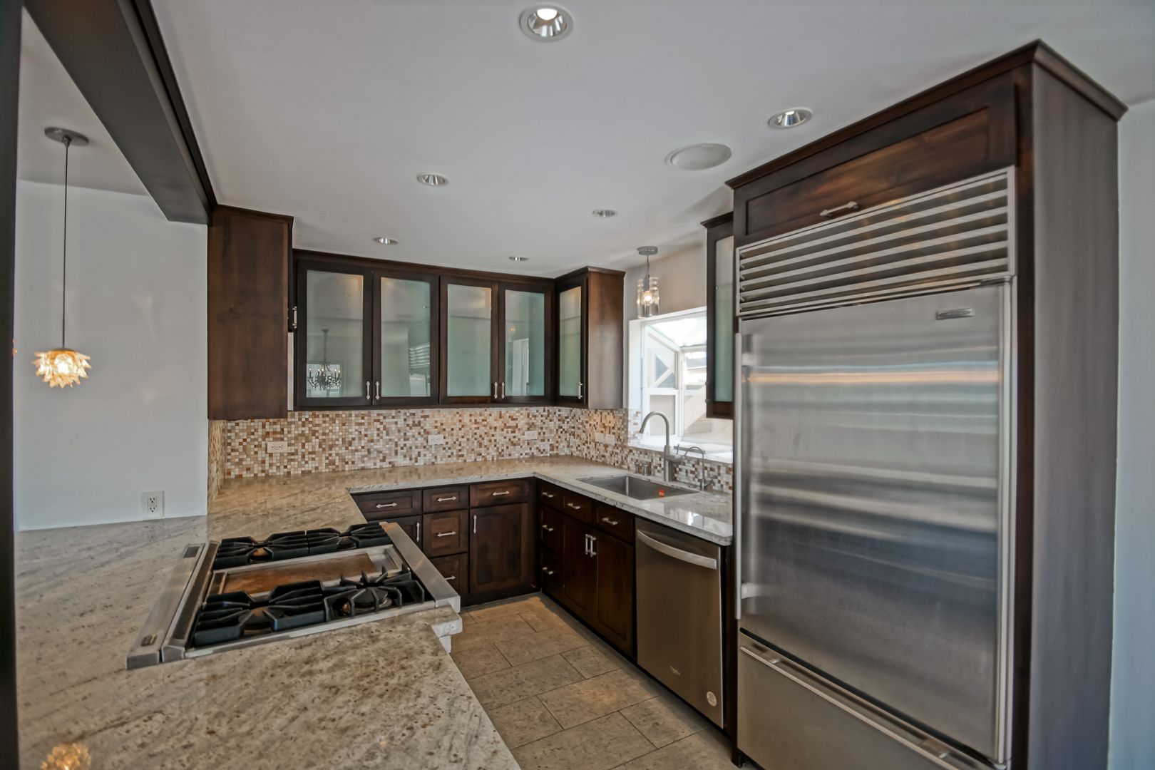 Manhattan Beach Apartment: 200 15th Street, #A-C