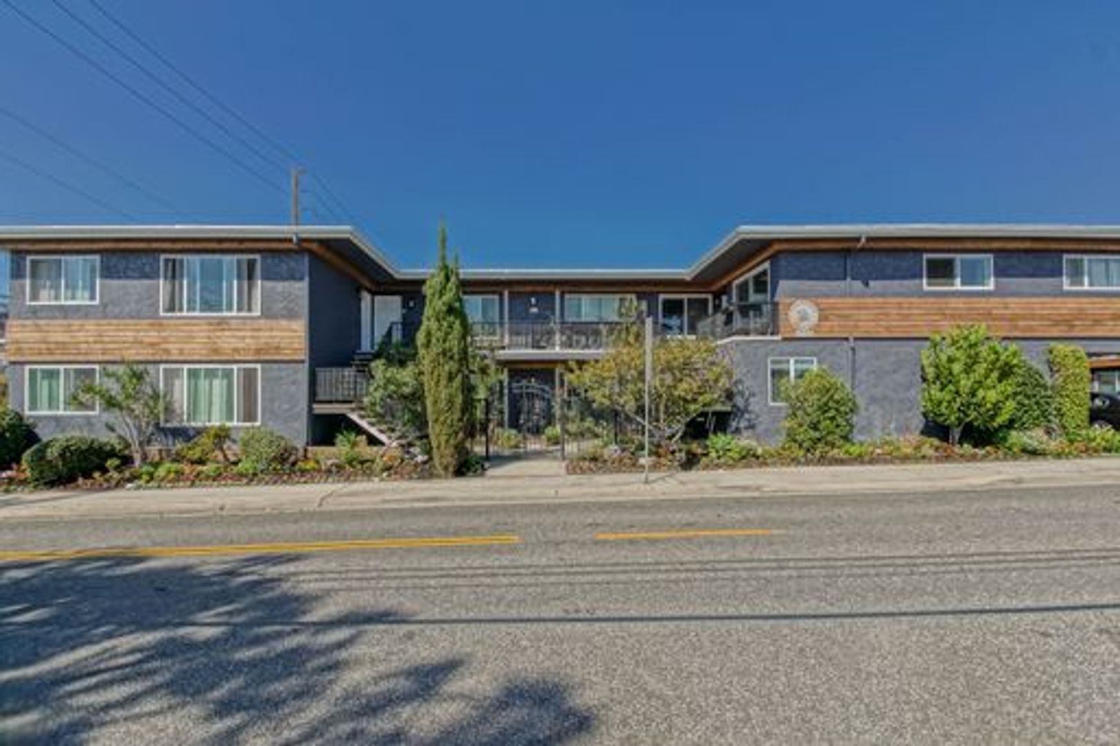 Redondo Beach Apartment: 1923 Vanderbilt Lane