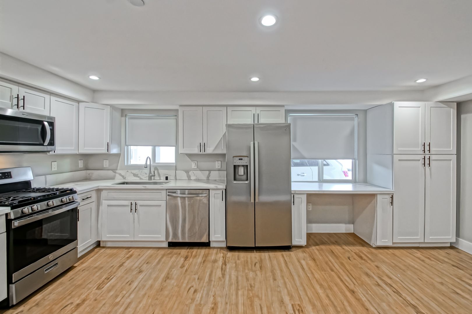Redondo Beach Apartment: 1923 Vanderbilt Lane