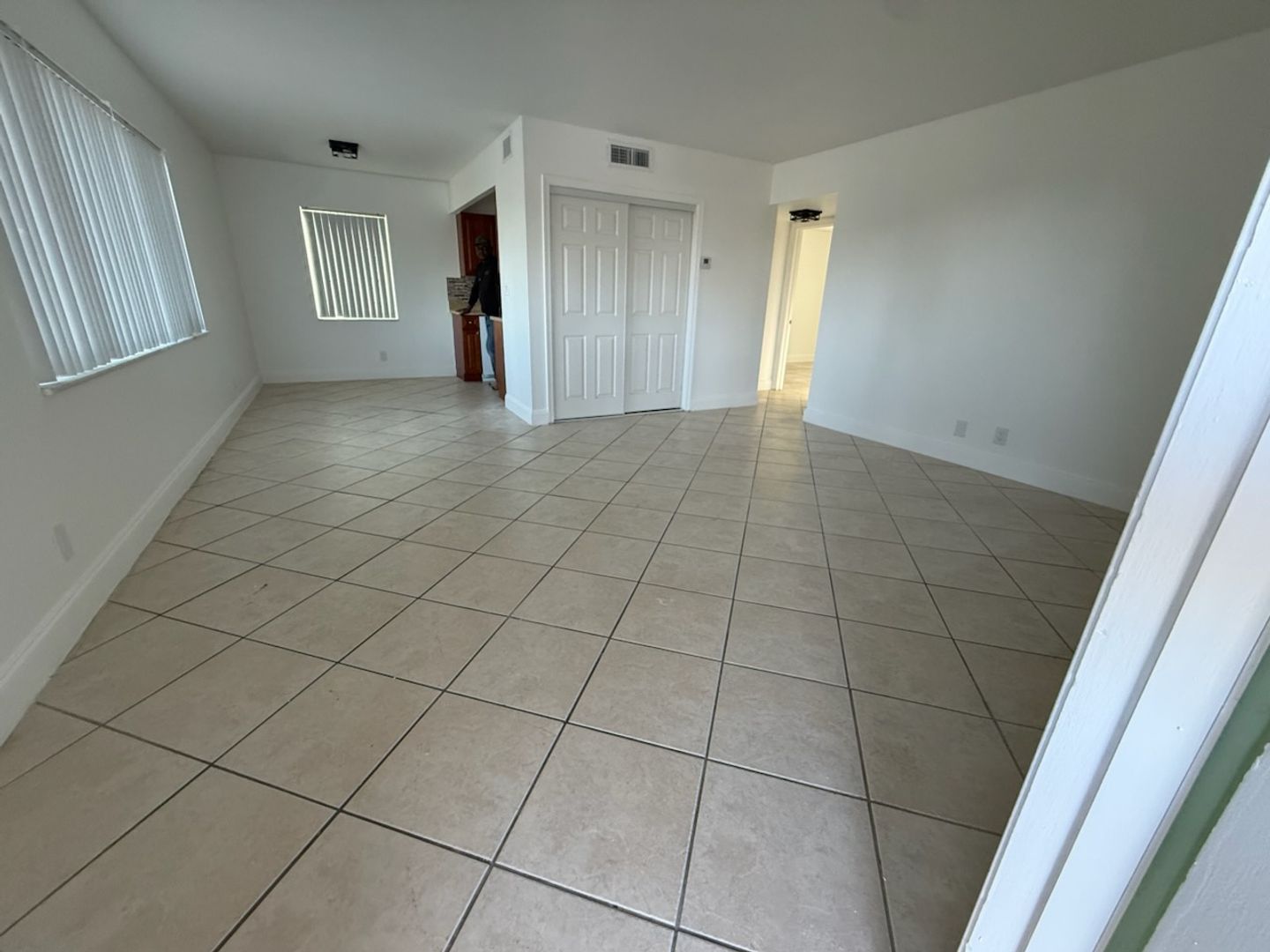Boynton Beach Apartment: 2861 S. Seacrest Blvd