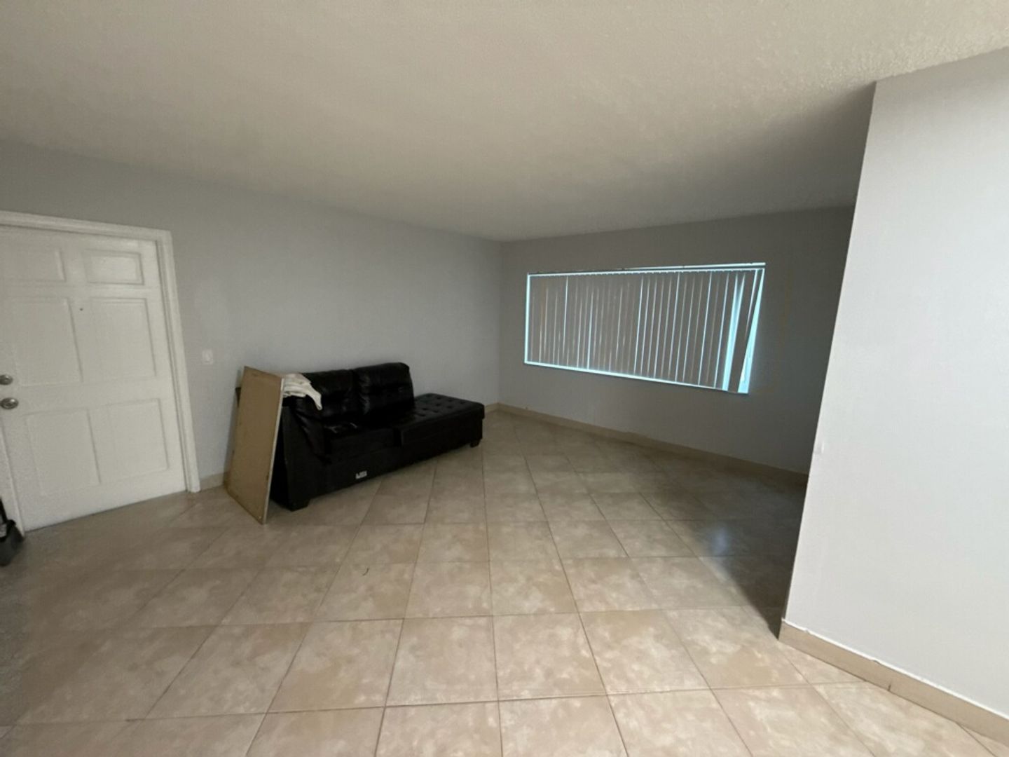 Boynton Beach Apartment: 2861 S. Seacrest Blvd