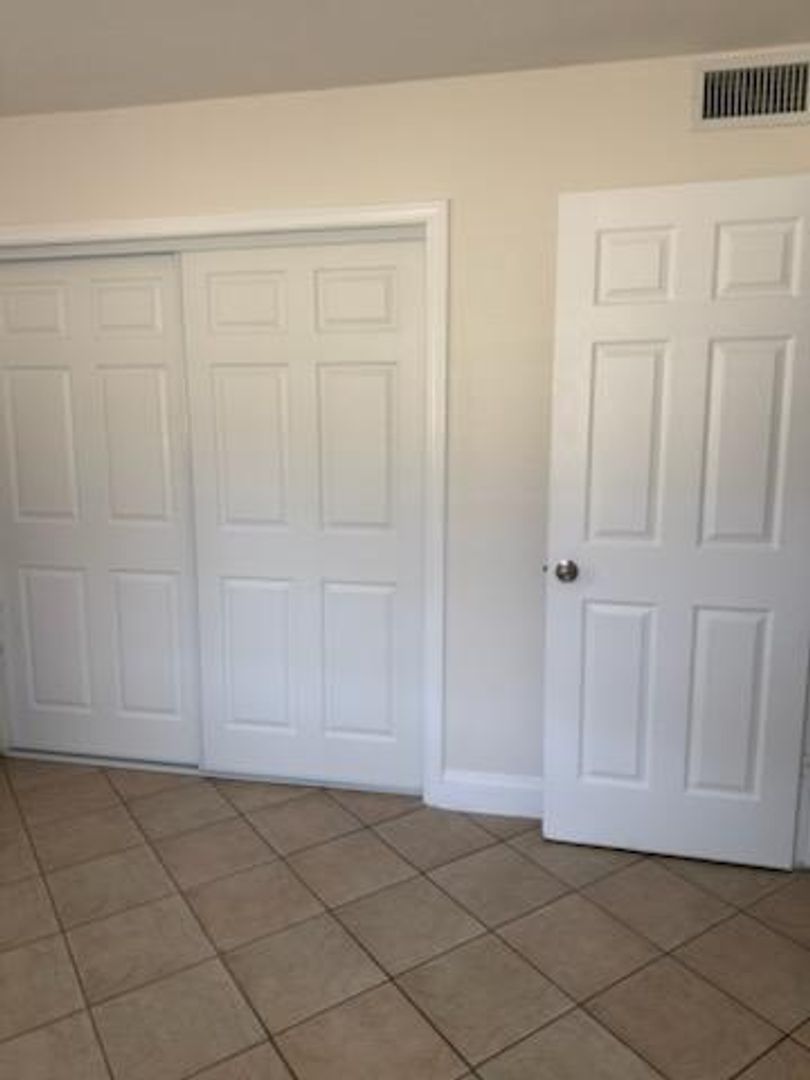 Ocean Park South Apartments LLC 8 of 12