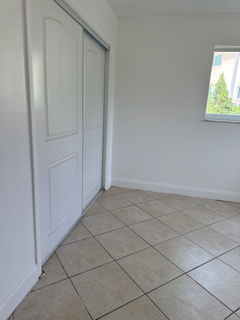 Ocean Park South Apartments LLC 10 of 12