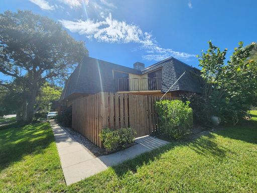 Well maintained 2/2.5 Cedar Dunes Townhome – photo 1