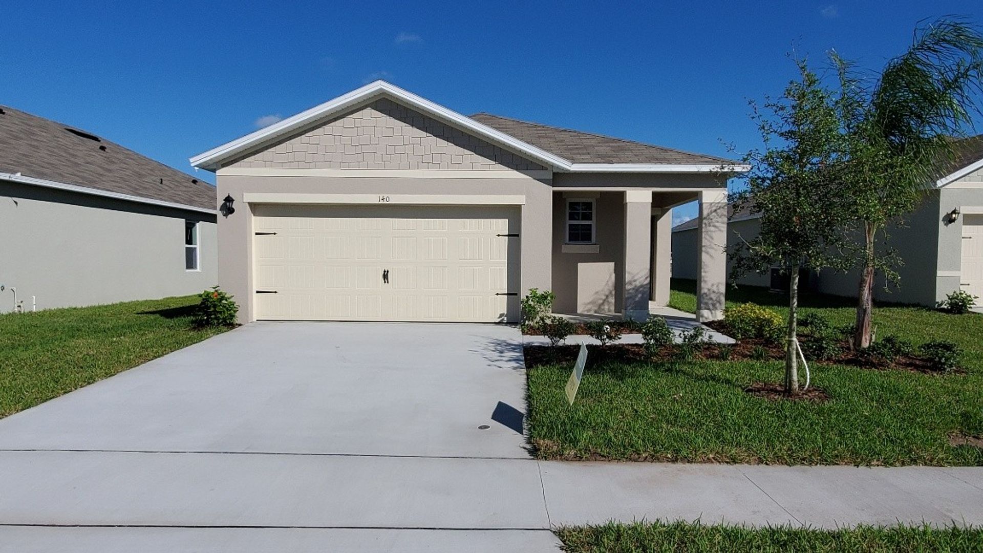 Edgewater House: 140 Old Mill Pond Road