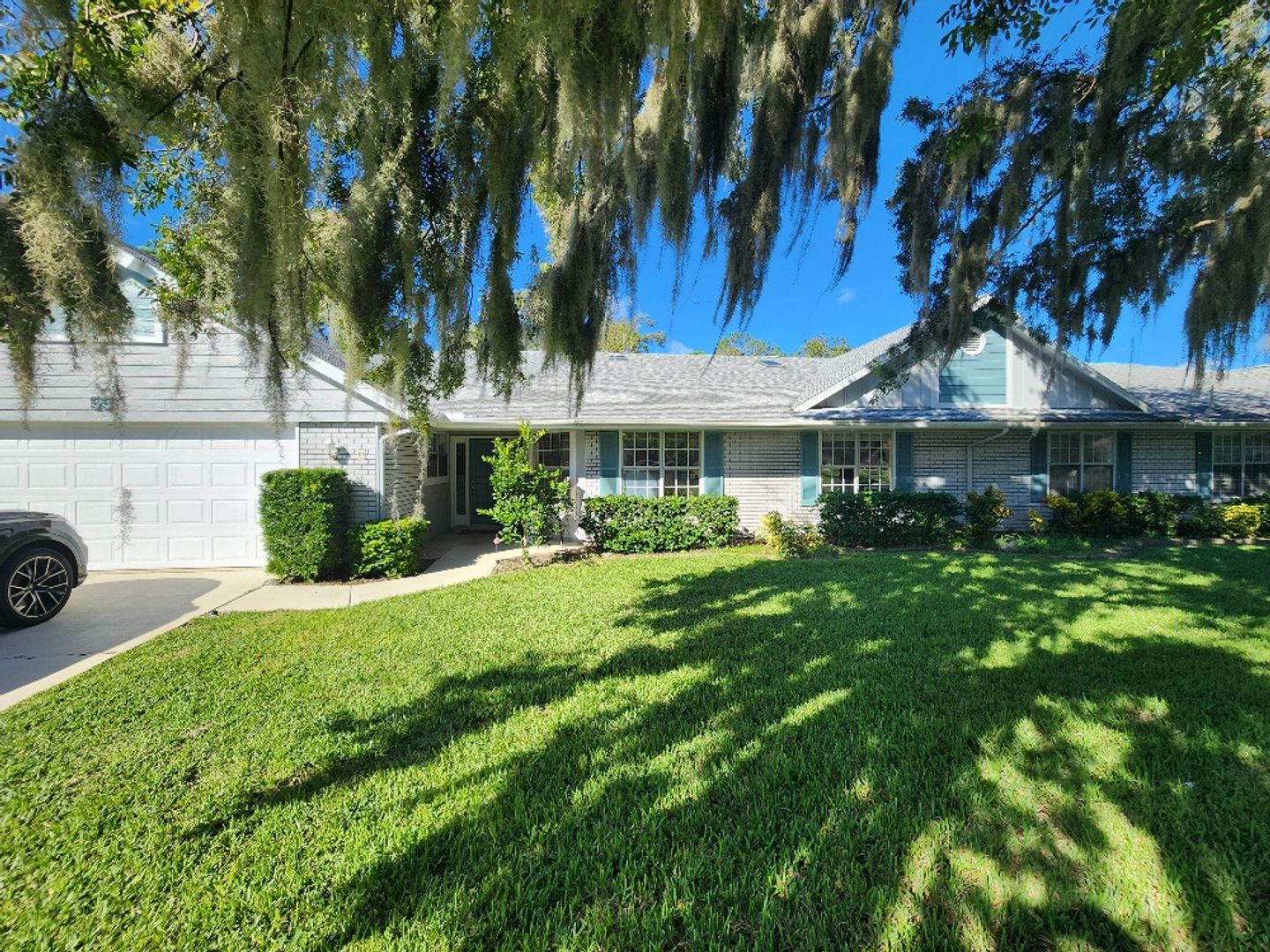 New Smyrna Beach House: 55 Lake Fairgreen Circle