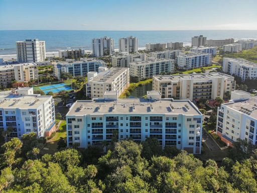 Beautiful 3 Bed 2 Bath Ocean Walk Condo – photo 1