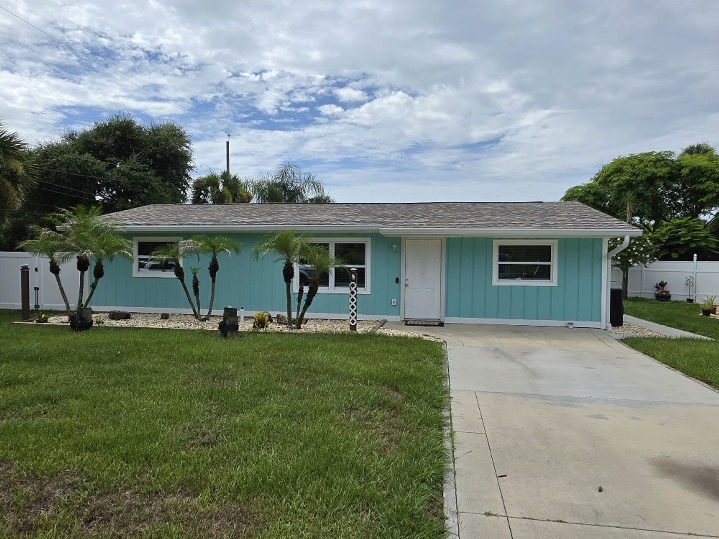 New Smyrna Beach House: 313 Surf St.