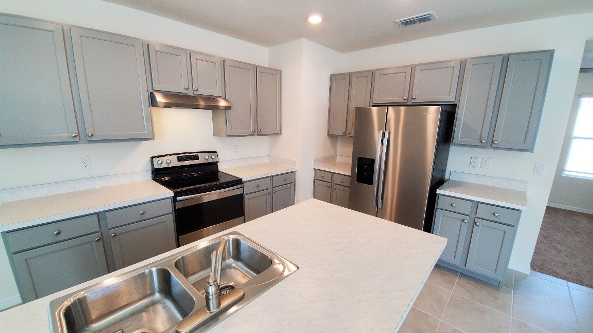 Edgewater House: 140 Old Mill Pond Road