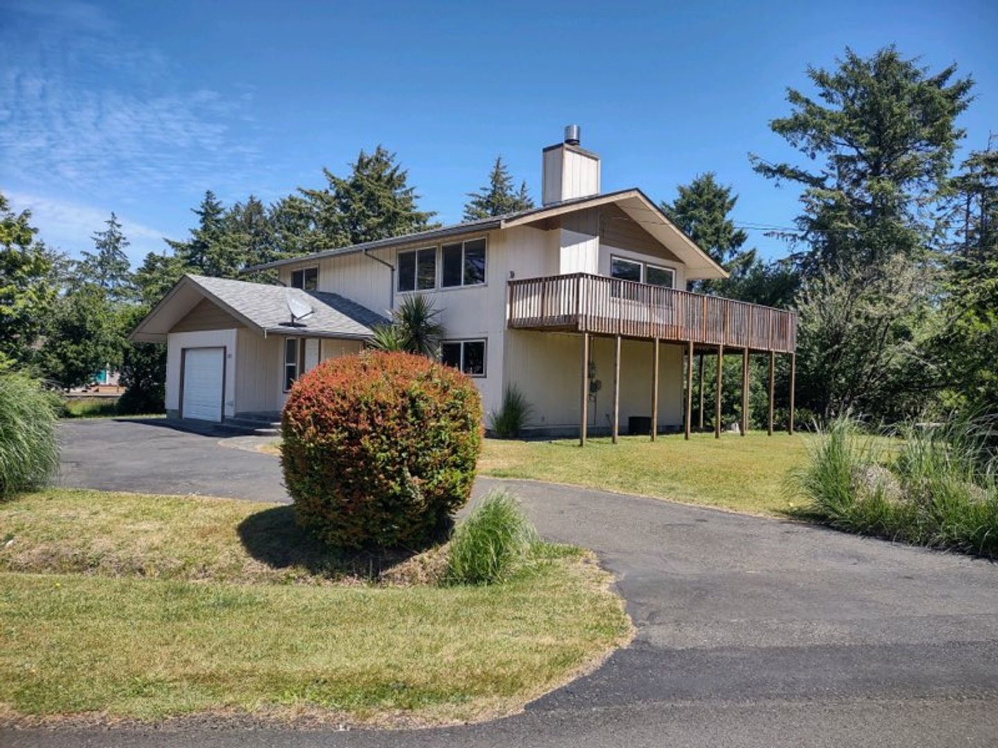 Ocean Shores House: 528 Puffin Ave NE
