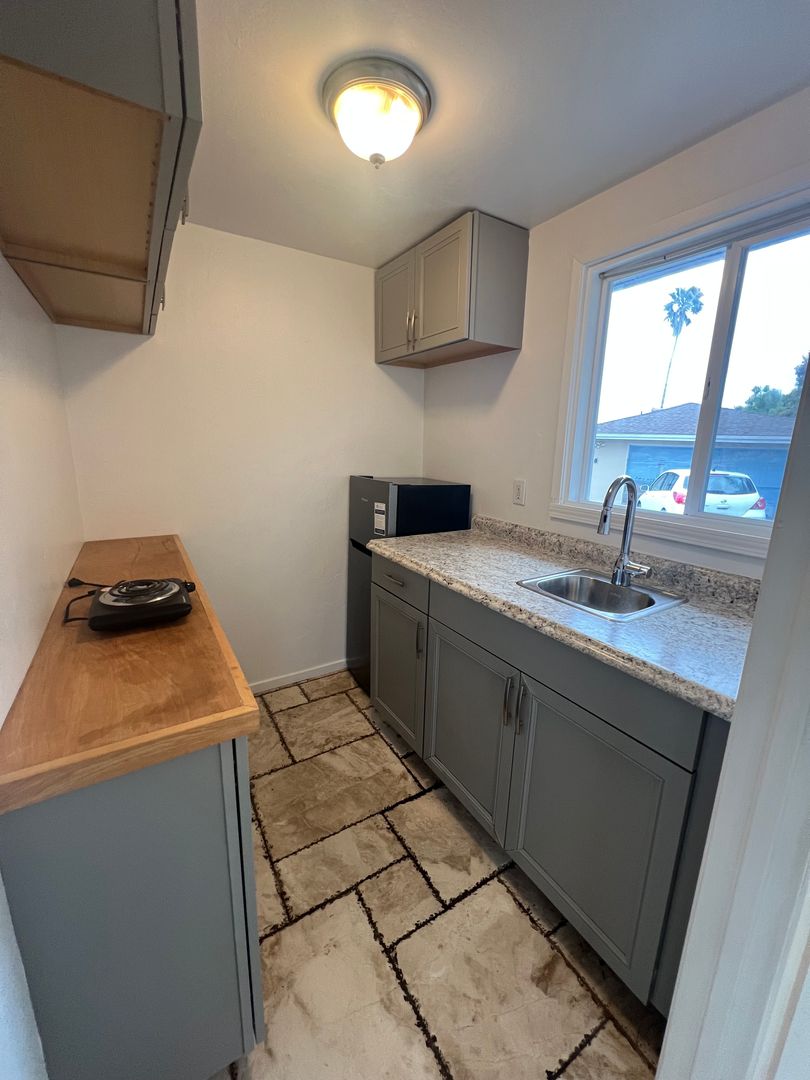 Vista Apartment: 1454 Olive Ave