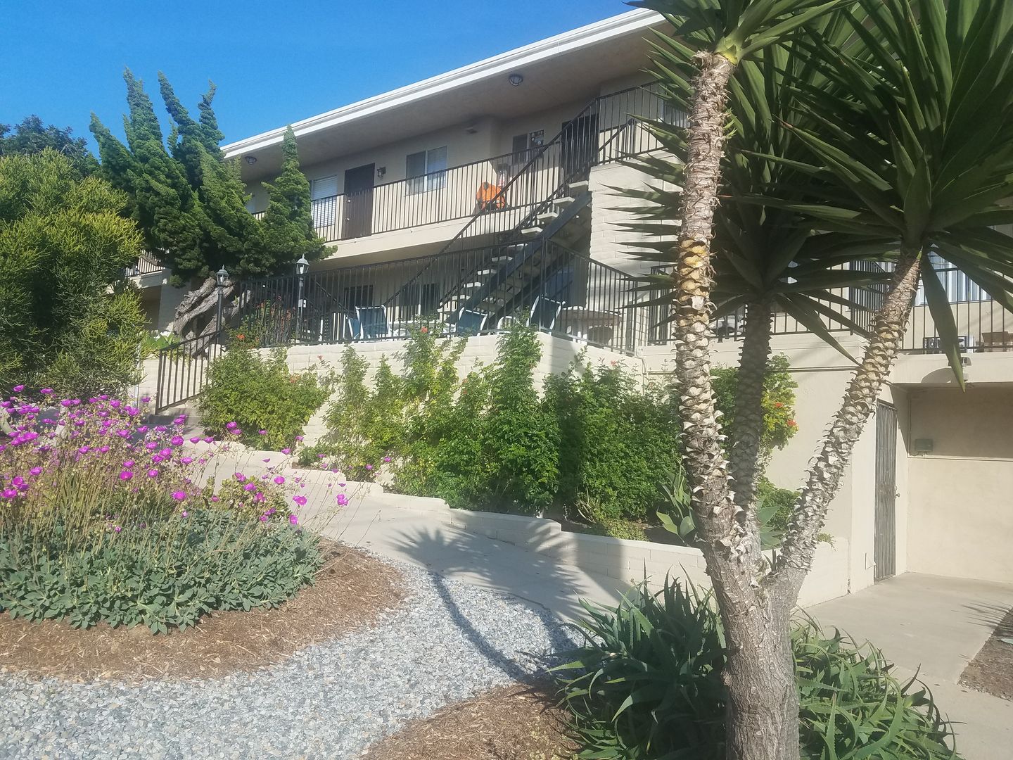Oceanside Apartment: 201 S. Horne St.