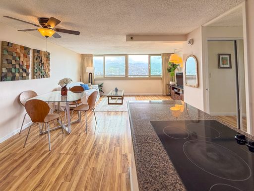 Island Colony Furnished 1 BR Waikiki Long Term – photo 1