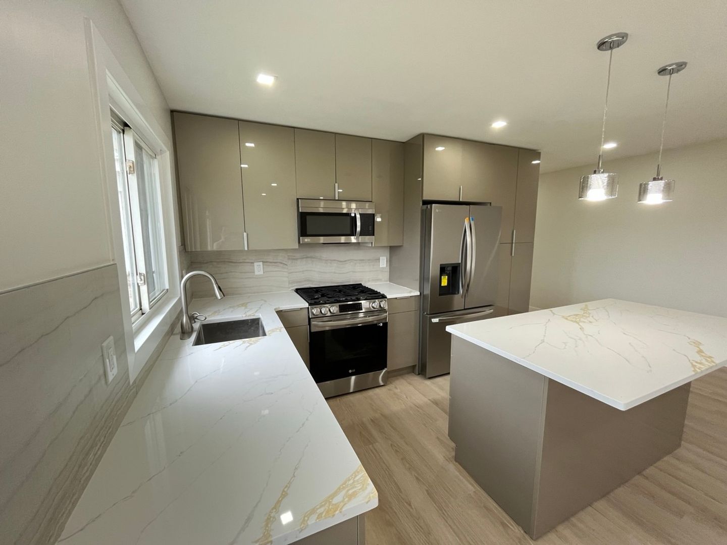 Belmar Apartment: 1 Ocean Ave