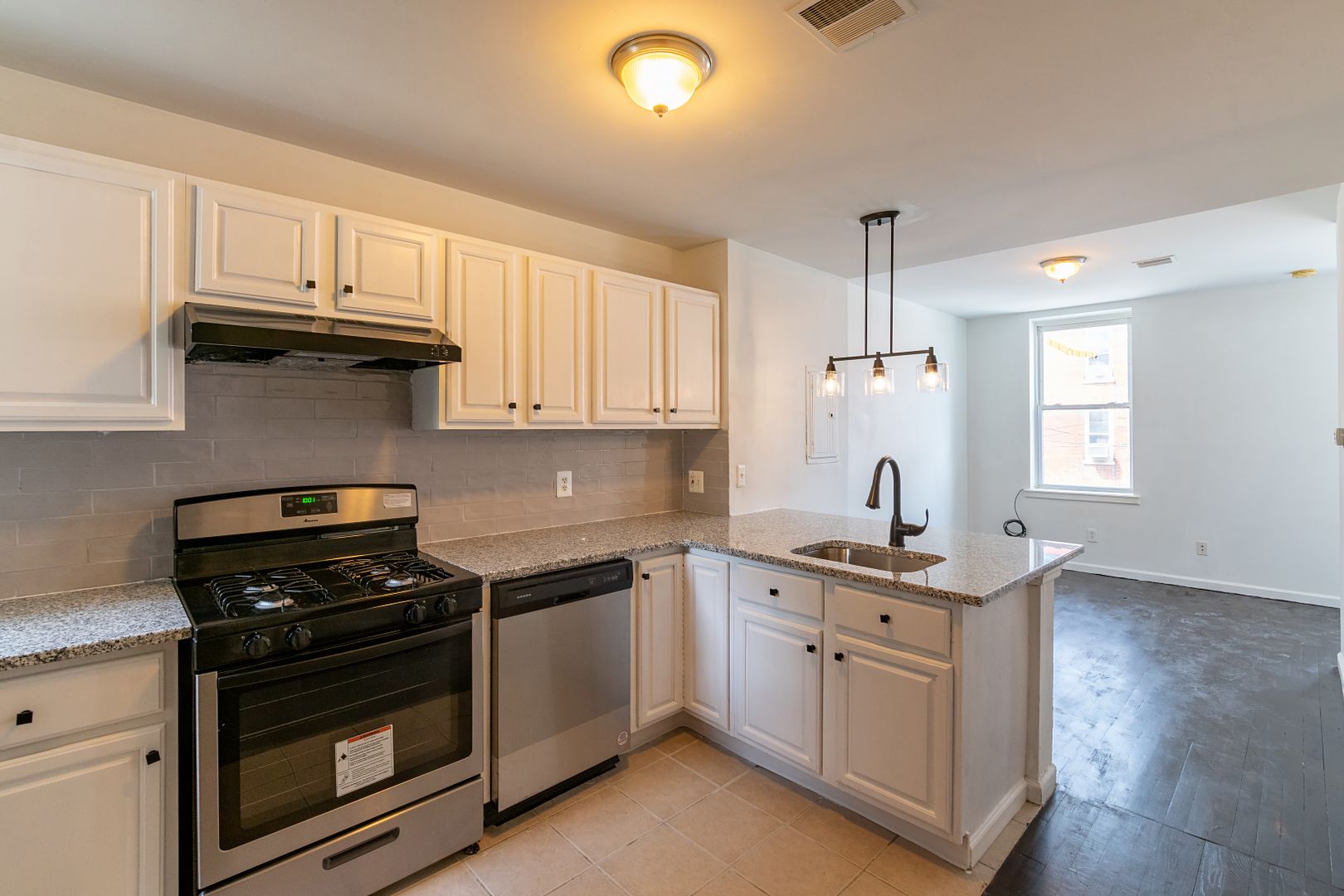 Philadelphia Apartment: 305 N 41st St