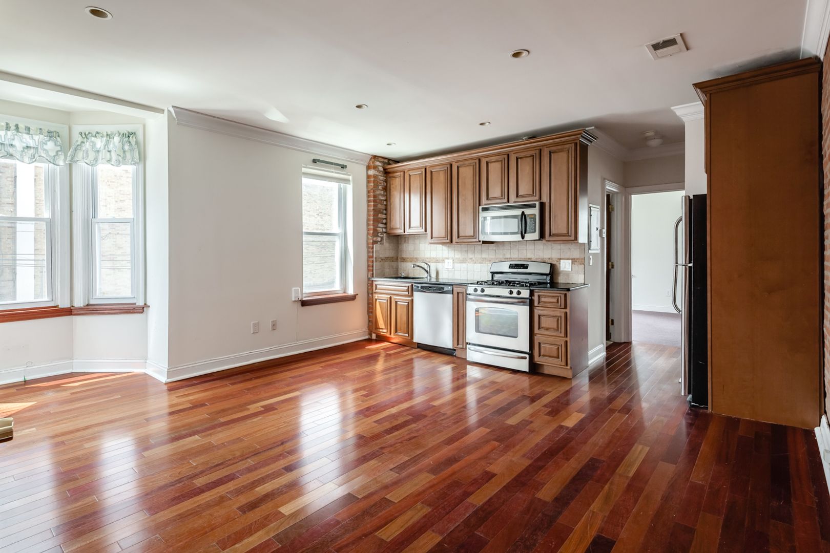 Philadelphia Apartment: 2739 W Girard Ave