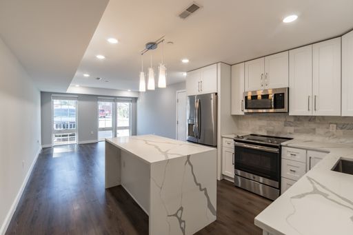 Modern Fairmount Two Bedroom / Two Bathroom Apartment – photo 1