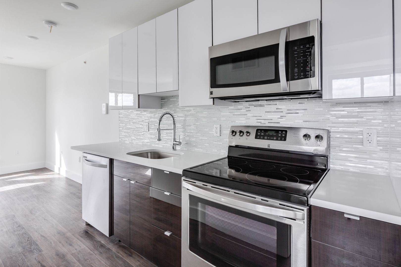 Philadelphia Apartment: 1155 S 15th Street