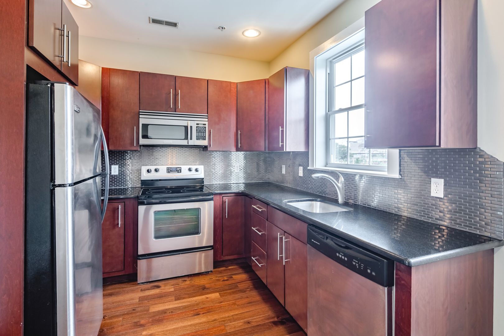 Philadelphia Apartment: 2633 Catharine Street