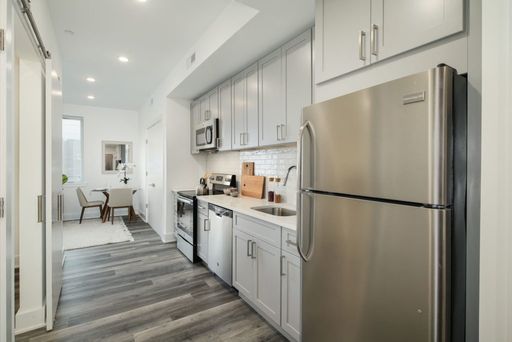 One Bed Loft District Apartment – photo 1