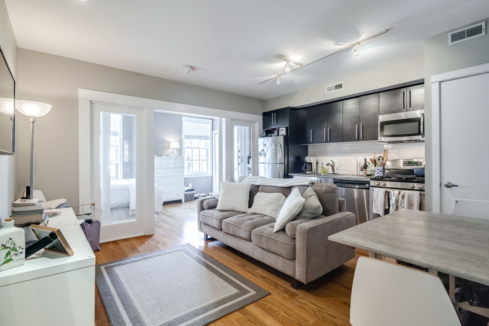 Philadelphia Apartment: 1320 Pine Street