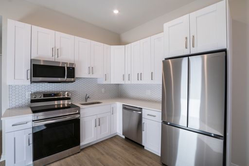 Modern Grays Ferry Apartment Building – photo 1