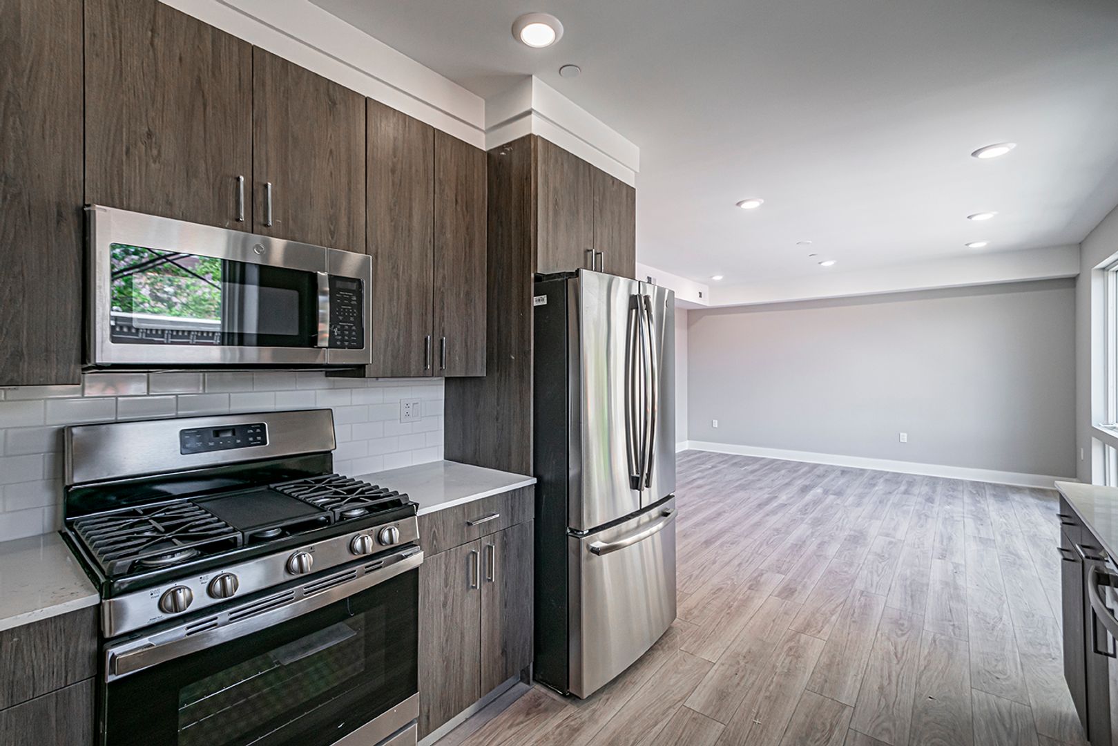 Philadelphia Apartment: 746 S 16th Street