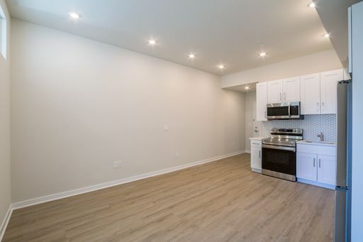One Bed Grays Ferry Apartment – photo 1