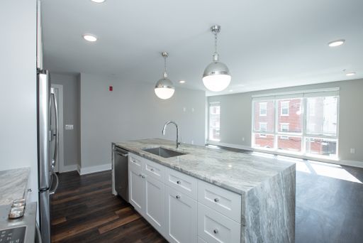 Modern Fairmount Two Bedroom / Two Bathroom Apartment – photo 1