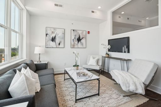One Bed Francisville Apartment – photo 1