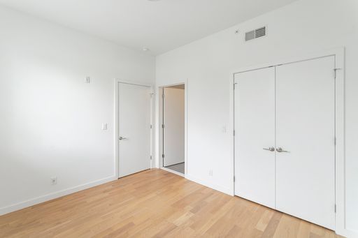 Washington Square West Two Bedroom Apartment – photo 1