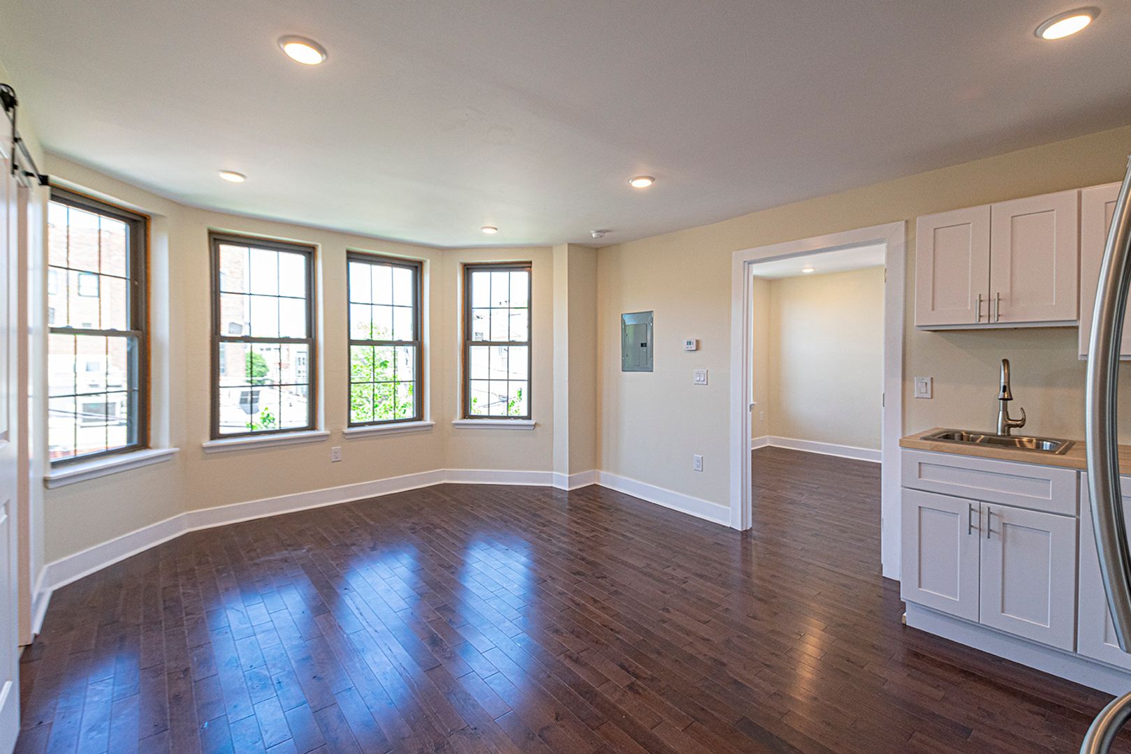Philadelphia Apartment: 527 S 21st Street