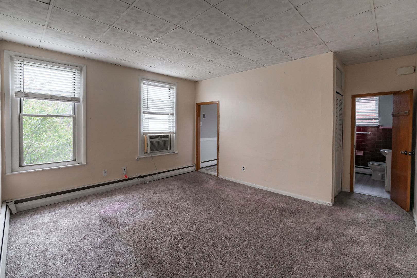Philadelphia Apartment: 1325 W Porter St.