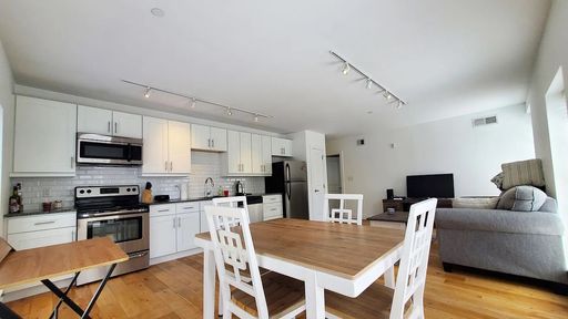 One Bed Old City Apartment – photo 1