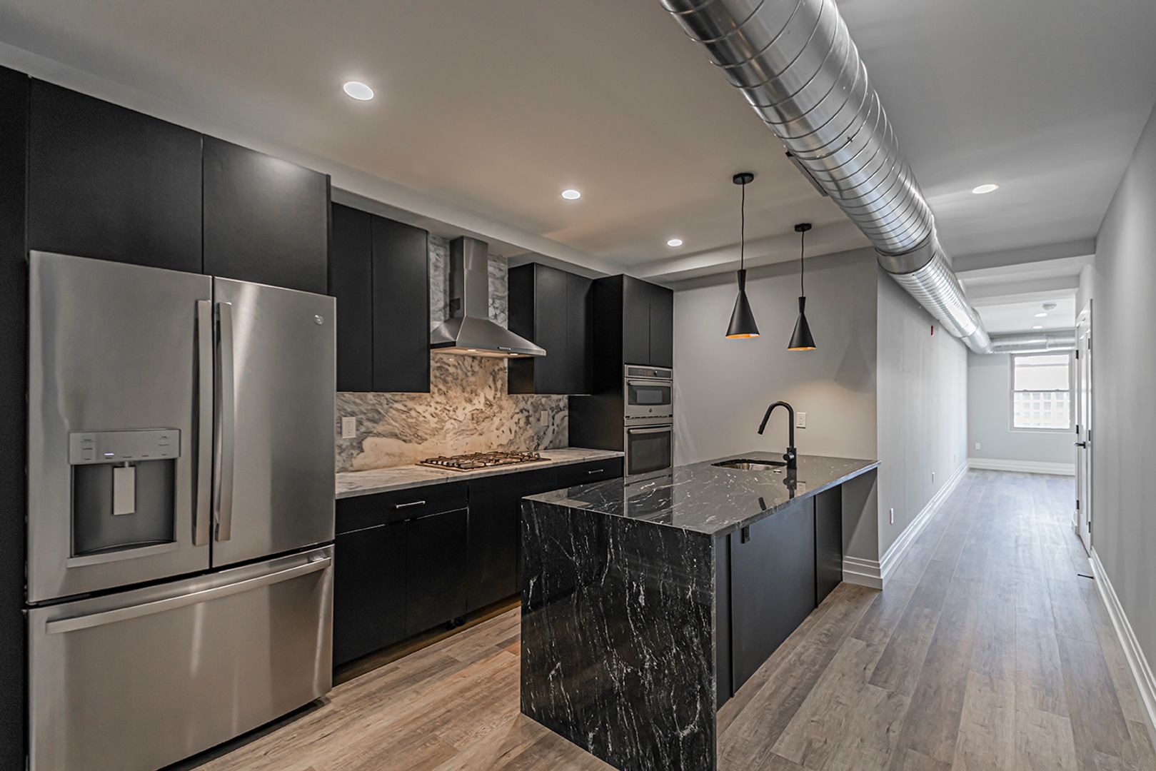 Philadelphia Apartment: 526 Brown Street aka 723-29 N 6th St