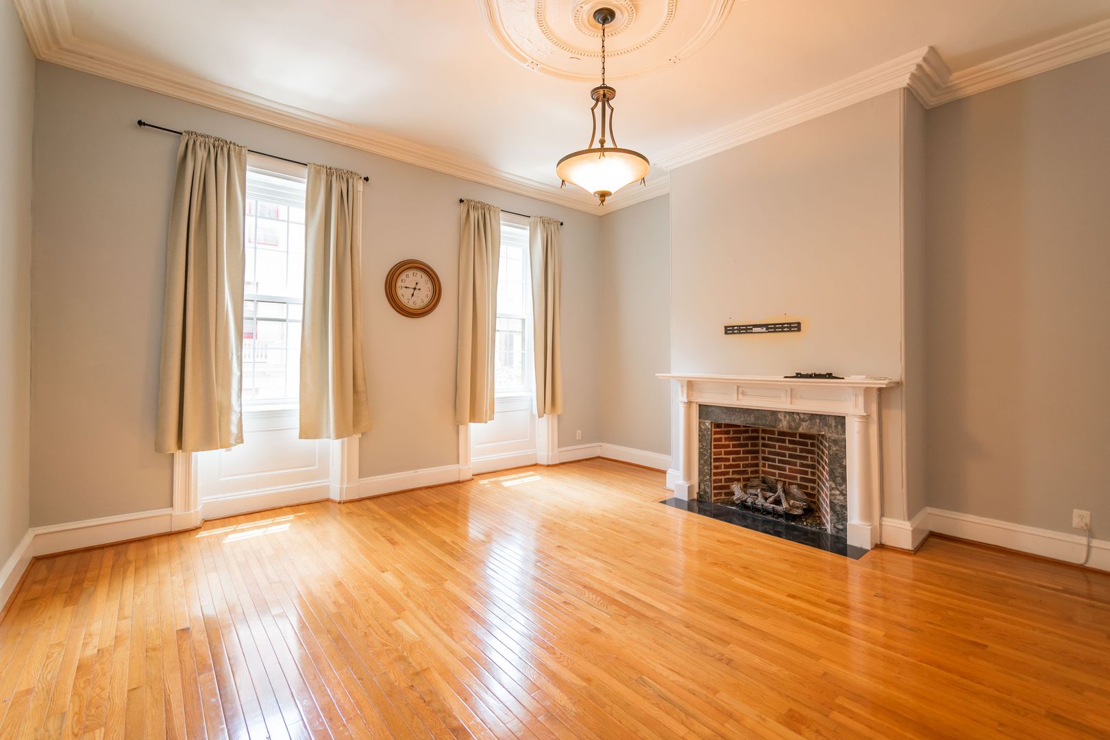 Philadelphia Apartment: 535 Spruce St
