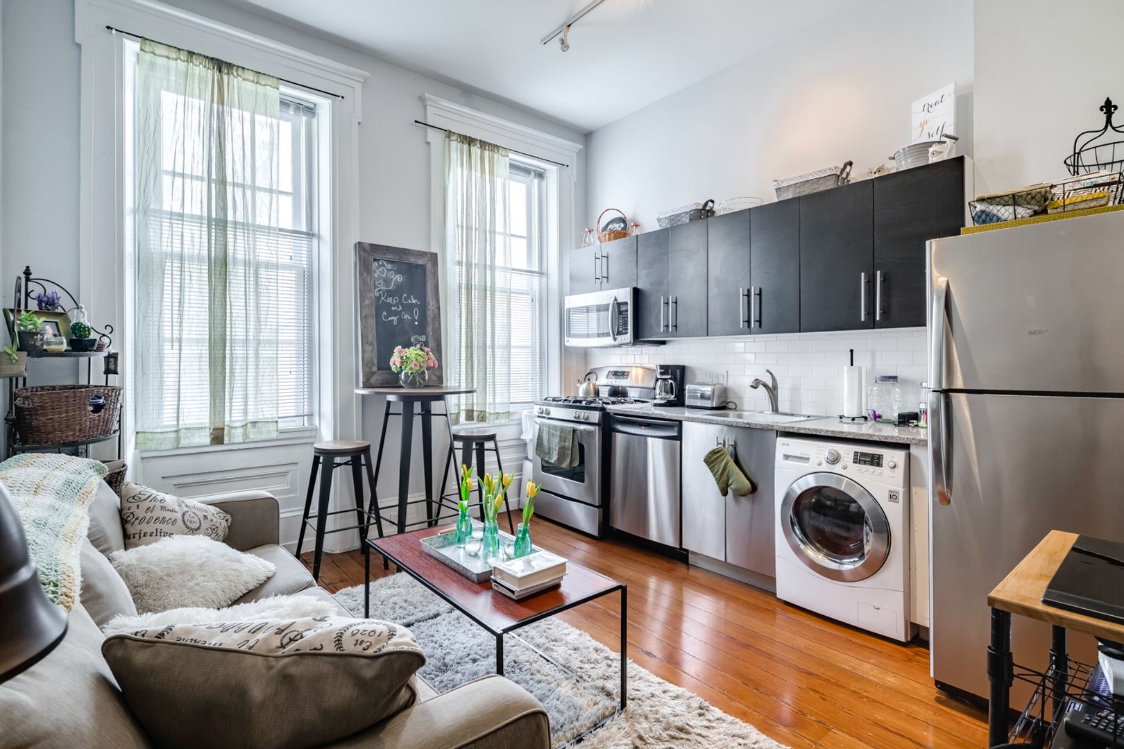 Philadelphia Apartment: 1320 Pine Street