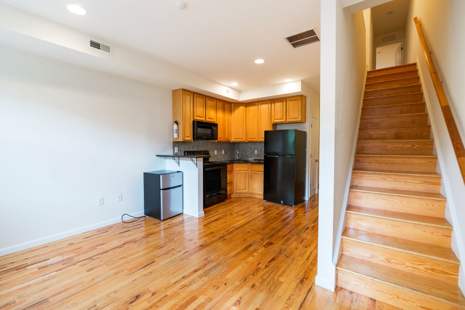 Philadelphia Apartment: 330 N Preston Street