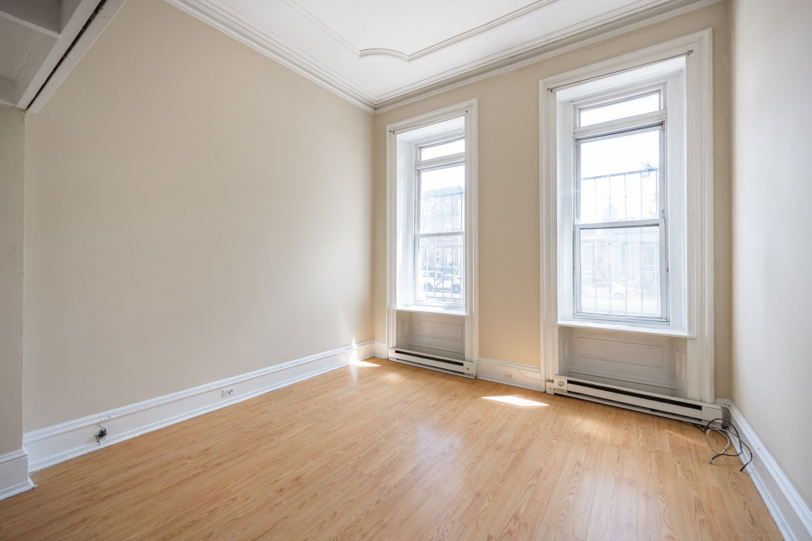 Philadelphia Apartment: 1933 Spring Garden Street